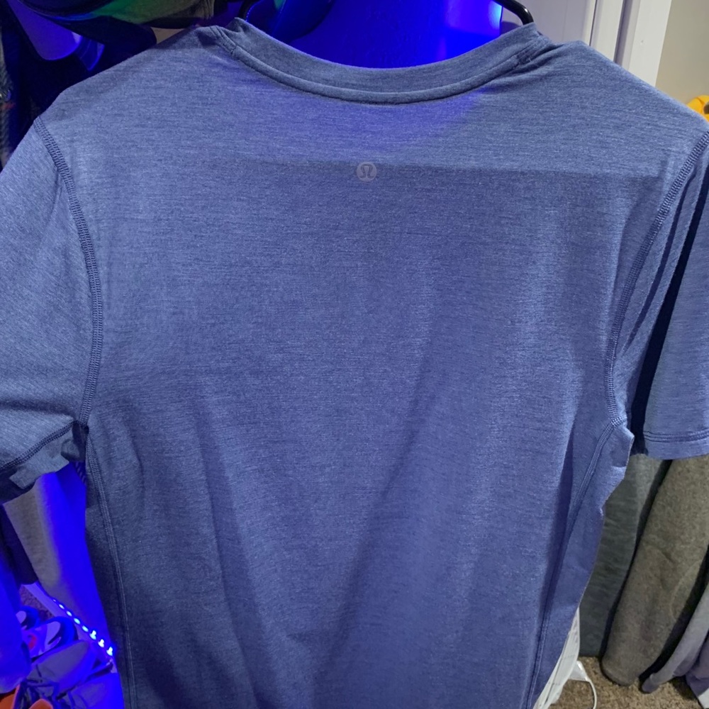 Men’s lululemon T-shirt